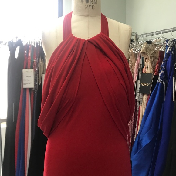 18165 beautiful red gown halter/off shoulder - Picture 3 of 4